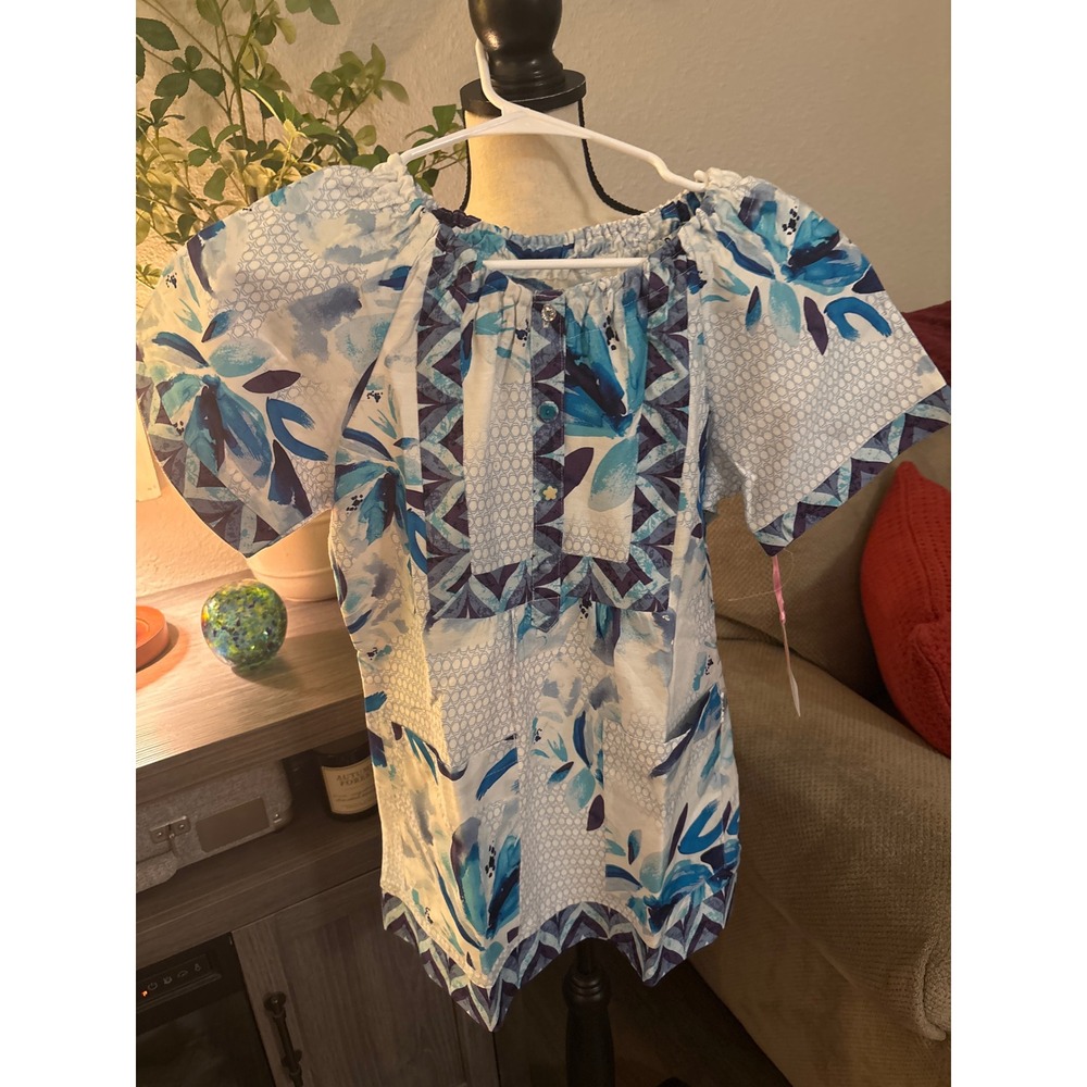 Koi NWT xs blue floral scrub top‎